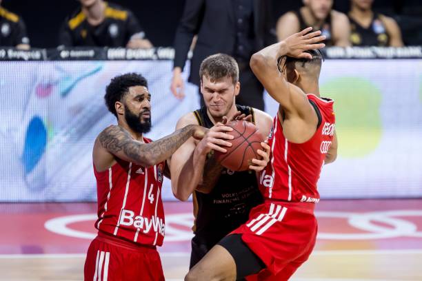 队配合在篮 队配合在篮