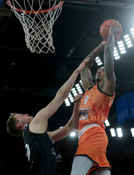 他在比赛阅 他在比赛阅