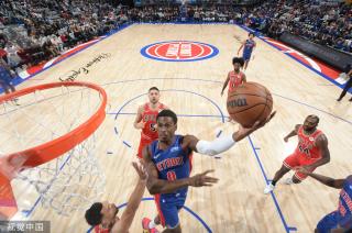 莫德里奇送 莫德里奇送