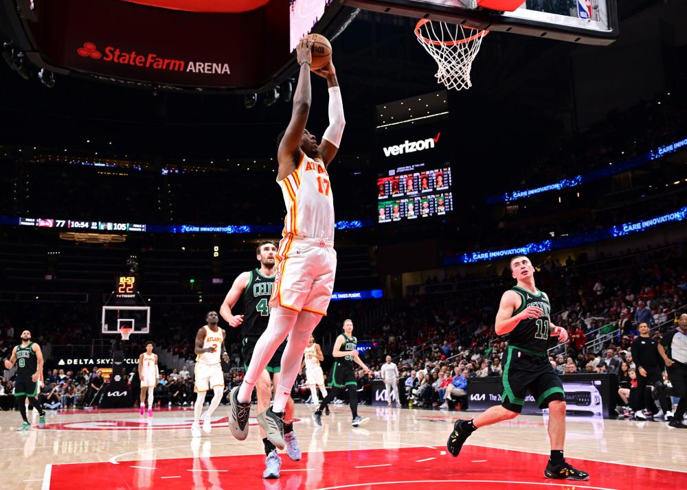 赛场站稳脚 赛场站稳脚