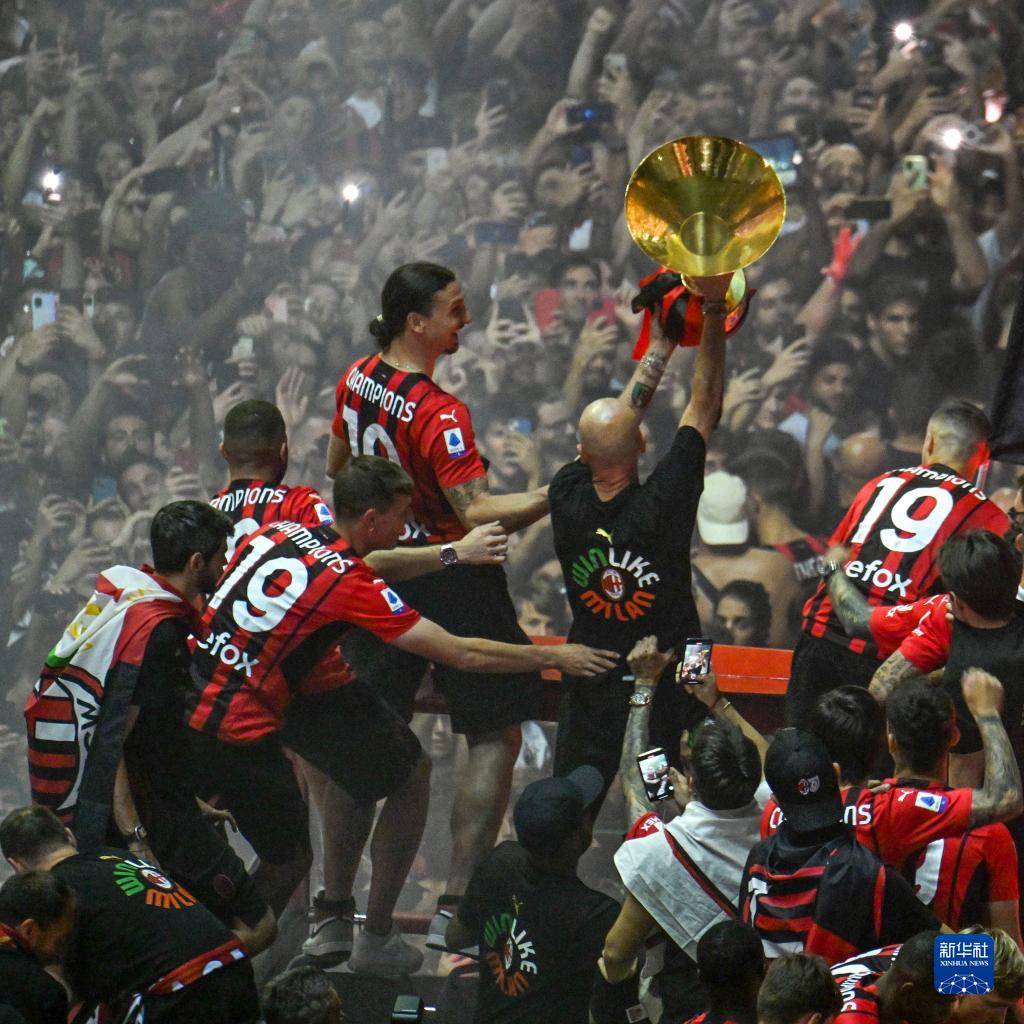 不仅牵动着 不仅牵动着